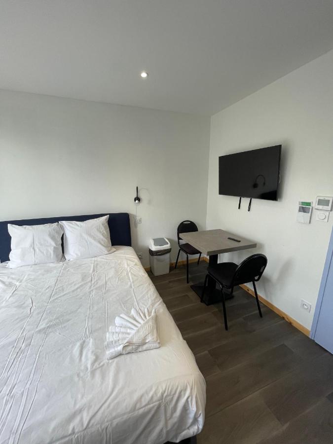 Le Salvador - Appart'Hotel De 18M2 A 44M2 La Talaudiere エクステリア 写真
