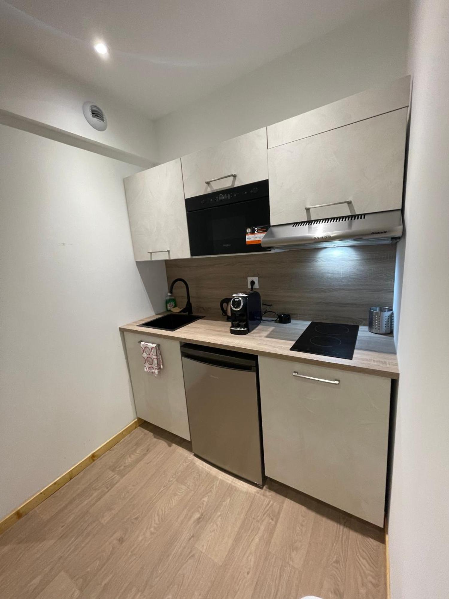 Le Salvador - Appart'Hotel De 18M2 A 44M2 La Talaudiere エクステリア 写真